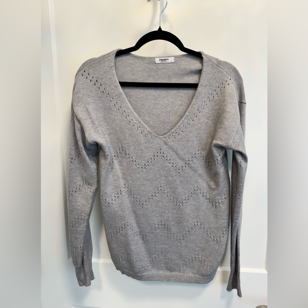 Zeagoo Gray V-Neck Sweater Knit Long Sleeve
